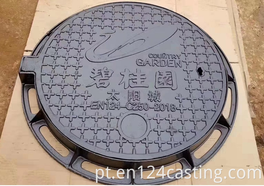 C250 Ductile Manhole Cover With Hinge